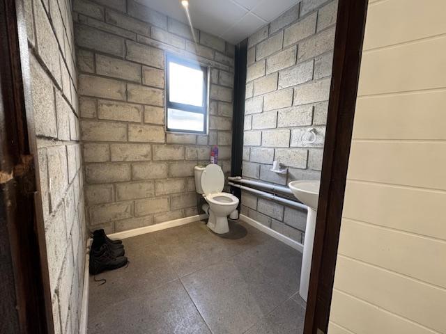 To Let Commercial Property for Rent in Cotswold Eastern Cape